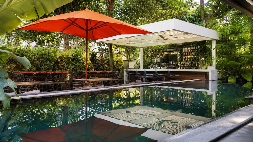 Piscina y Barra de la Piscina — TAMANACO CARACAS